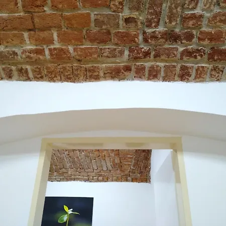 Apartamento Basic Underground Next To The Center - Tram Line, Cool Local Area *
